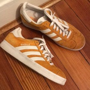 mustard yellow gazelles